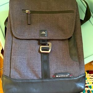 Shoulder bag/Brenthaven brand.